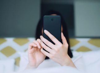 Insuring Your Mobile Phone is a Smart Move in Today’s Time Insuring Your Mobile Phone is a Smart Move in Today’s Time